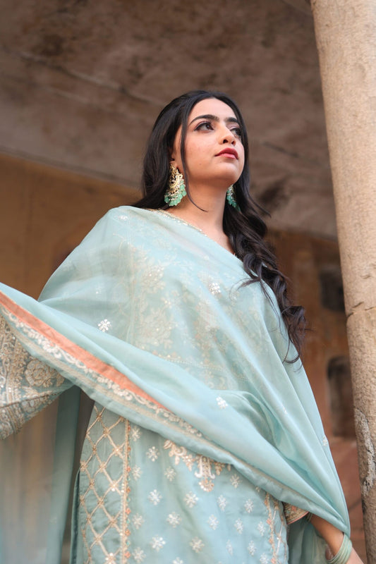 Subhraya Green Floral Thread Work Straight Kurta