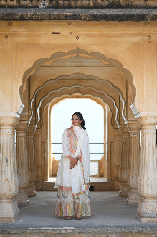 Subhraya Ethnic Motifs Embroidered Straight Kurta
